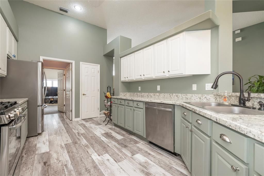 For Sale: $670,000 (4 beds, 2 baths, 2917 Square Feet)