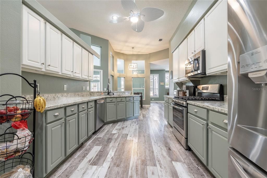 For Sale: $670,000 (4 beds, 2 baths, 2917 Square Feet)