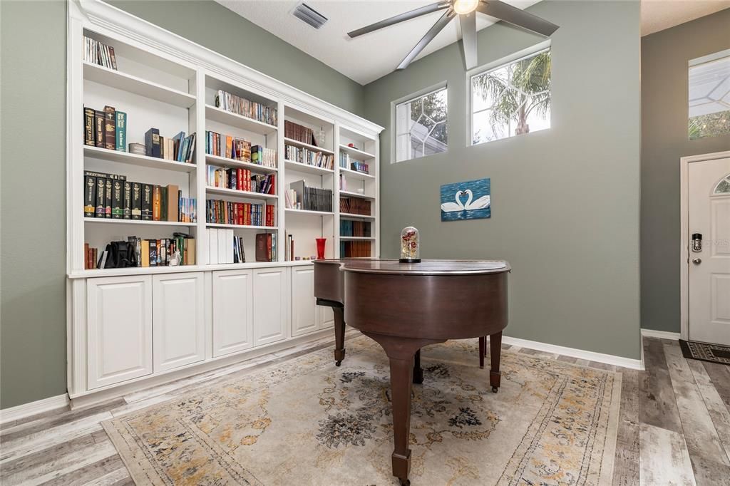 For Sale: $670,000 (4 beds, 2 baths, 2917 Square Feet)