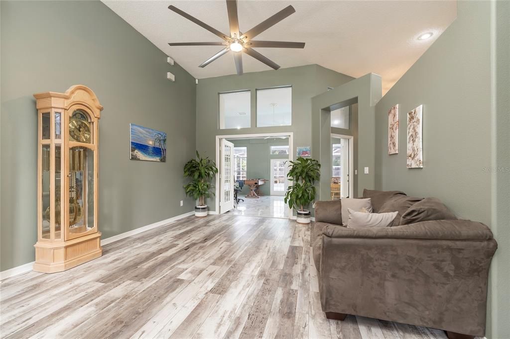 For Sale: $670,000 (4 beds, 2 baths, 2917 Square Feet)