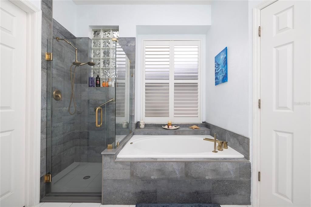 For Sale: $670,000 (4 beds, 2 baths, 2917 Square Feet)