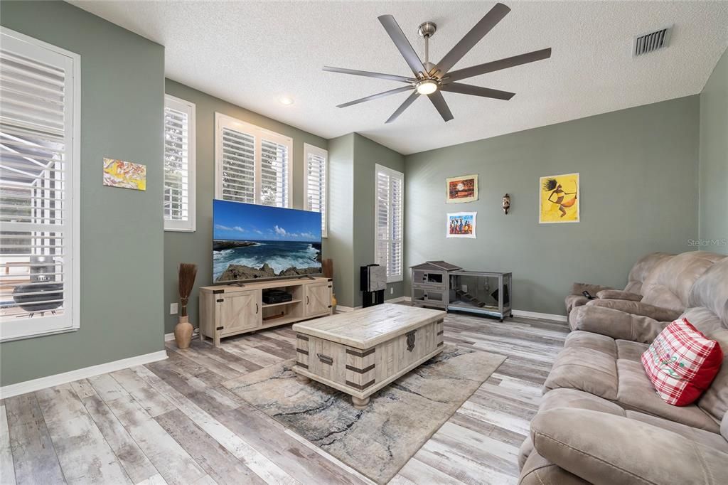 For Sale: $670,000 (4 beds, 2 baths, 2917 Square Feet)