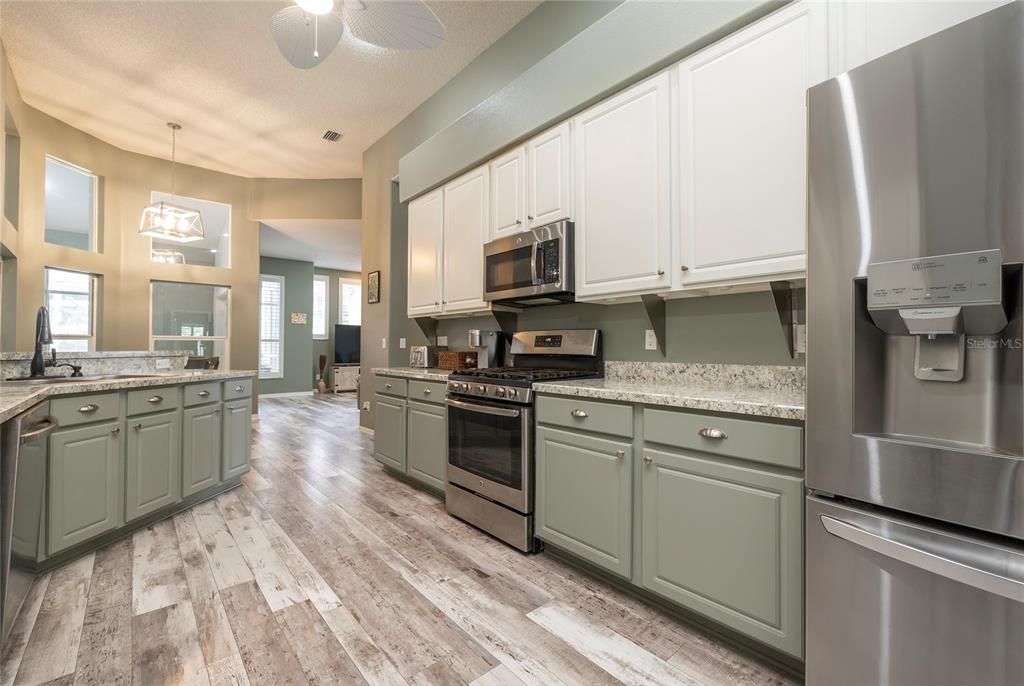 For Sale: $670,000 (4 beds, 2 baths, 2917 Square Feet)