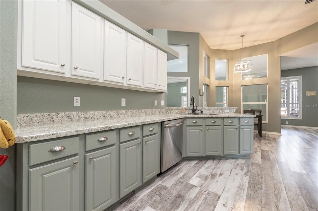 For Sale: $670,000 (4 beds, 2 baths, 2917 Square Feet)