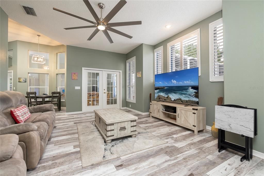 For Sale: $670,000 (4 beds, 2 baths, 2917 Square Feet)