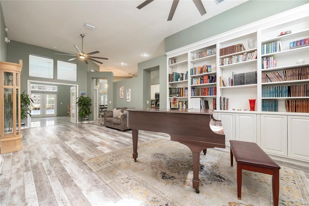 For Sale: $670,000 (4 beds, 2 baths, 2917 Square Feet)