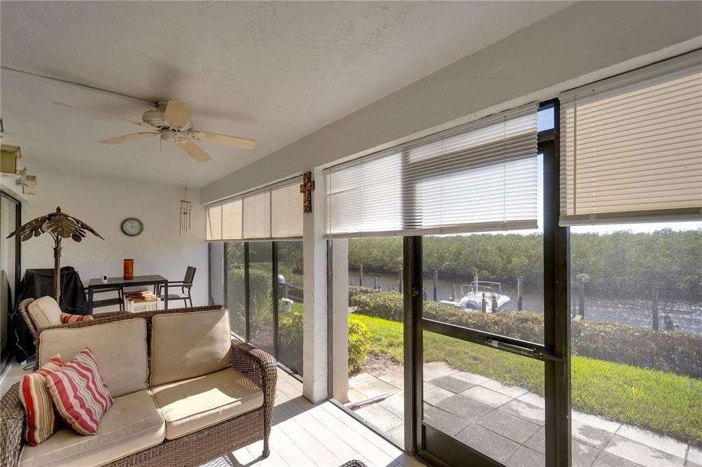 待售: $439,900 (2 贝兹, 2 浴室, 1561 平方英尺)