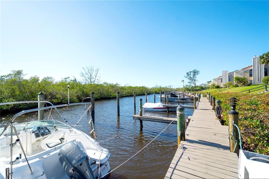 待售: $439,900 (2 贝兹, 2 浴室, 1561 平方英尺)