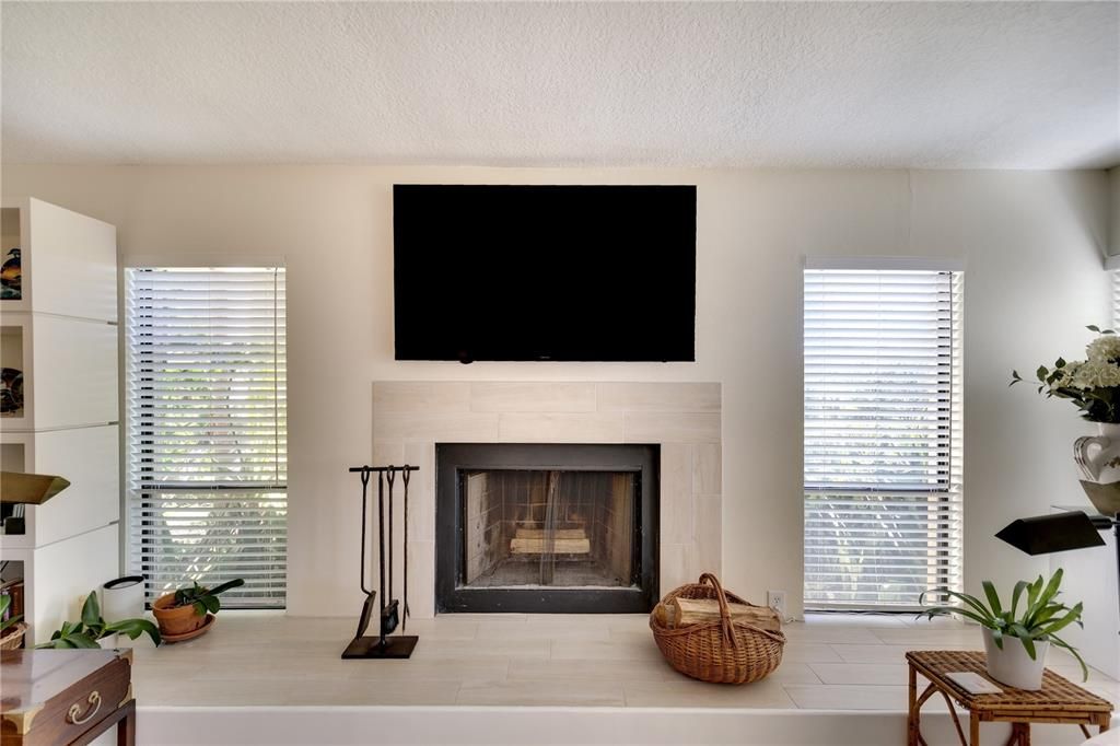 待售: $439,900 (2 贝兹, 2 浴室, 1561 平方英尺)