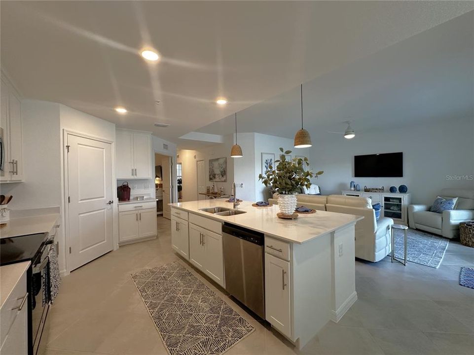 For Rent: $6,500 (2 beds, 2 baths, 1366 Square Feet)