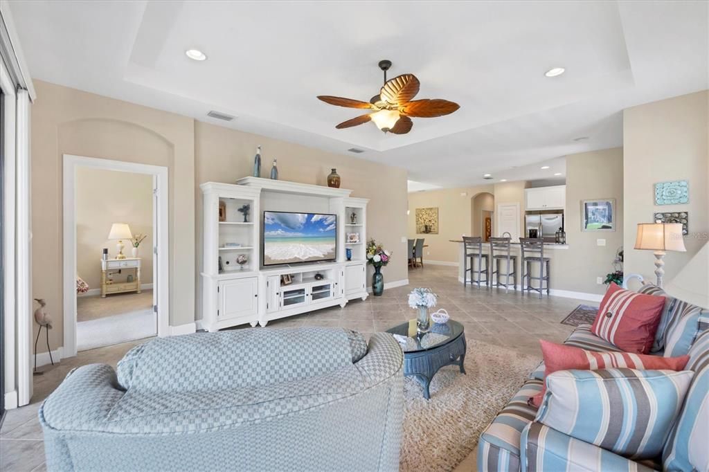 Activo con contrato: $679,900 (3 camas, 2 baños, 1886 Pies cuadrados)