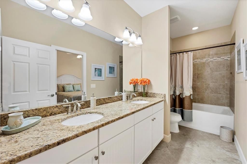 Activo con contrato: $679,900 (3 camas, 2 baños, 1886 Pies cuadrados)