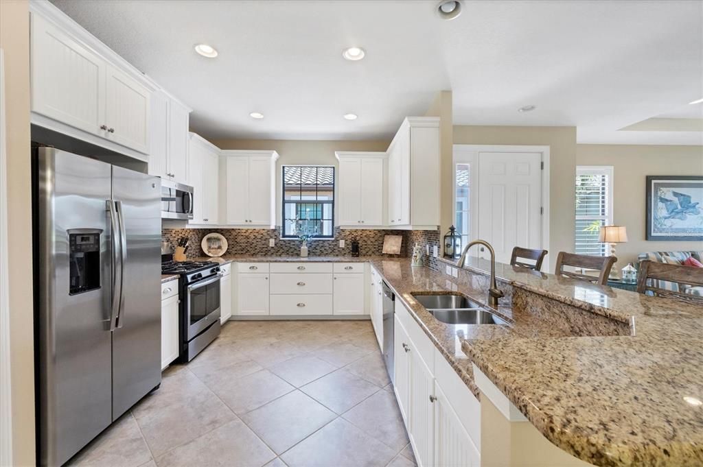 Activo con contrato: $679,900 (3 camas, 2 baños, 1886 Pies cuadrados)