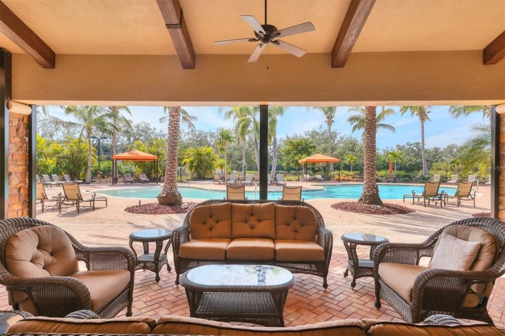 Activo con contrato: $679,900 (3 camas, 2 baños, 1886 Pies cuadrados)