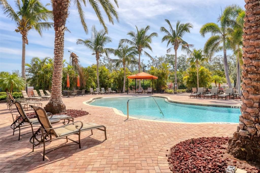 Activo con contrato: $679,900 (3 camas, 2 baños, 1886 Pies cuadrados)