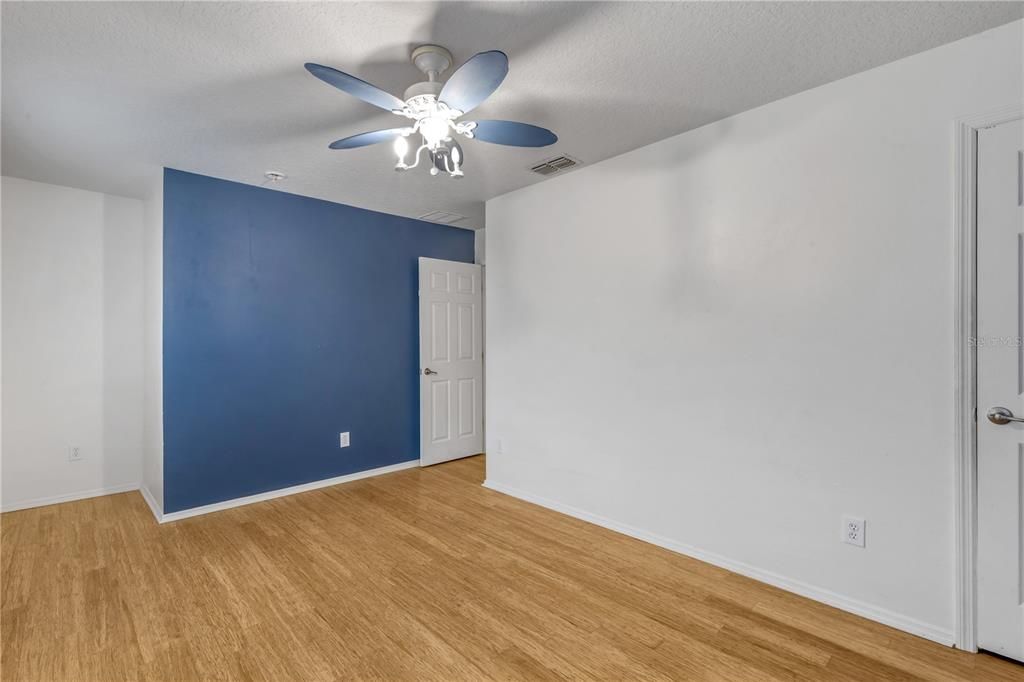 For Sale: $460,000 (4 beds, 2 baths, 2622 Square Feet)