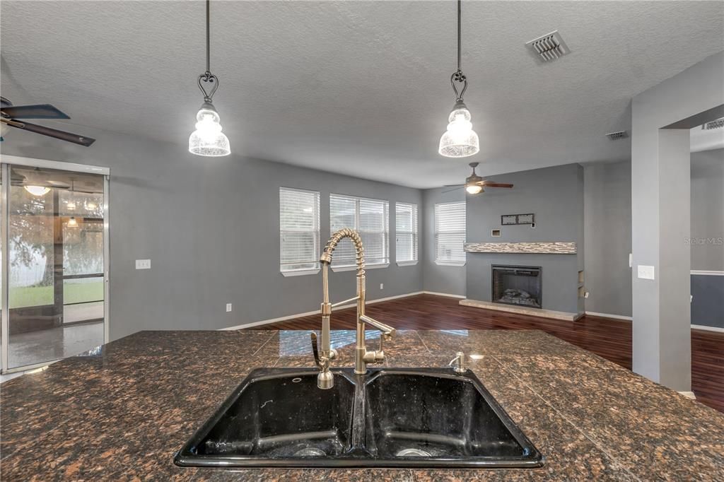 For Sale: $460,000 (4 beds, 2 baths, 2622 Square Feet)