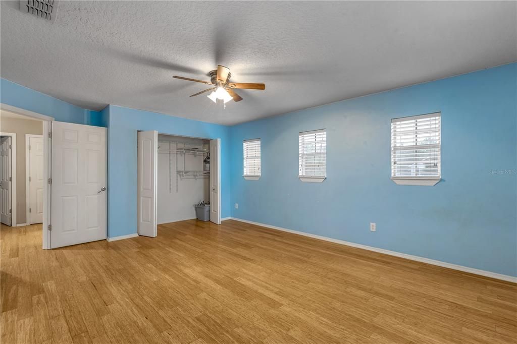 For Sale: $460,000 (4 beds, 2 baths, 2622 Square Feet)