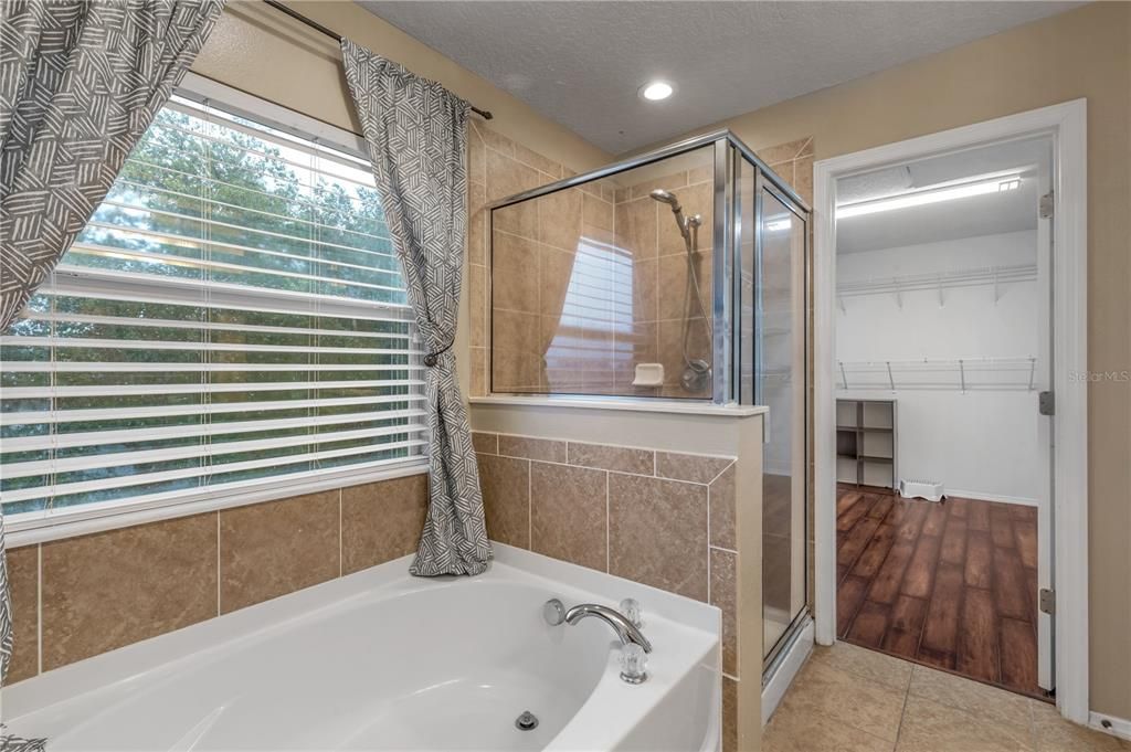 For Sale: $460,000 (4 beds, 2 baths, 2622 Square Feet)