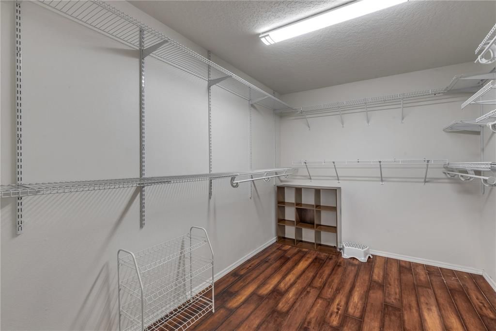 For Sale: $460,000 (4 beds, 2 baths, 2622 Square Feet)