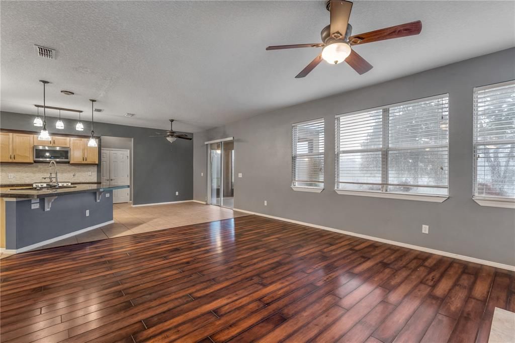 For Sale: $460,000 (4 beds, 2 baths, 2622 Square Feet)