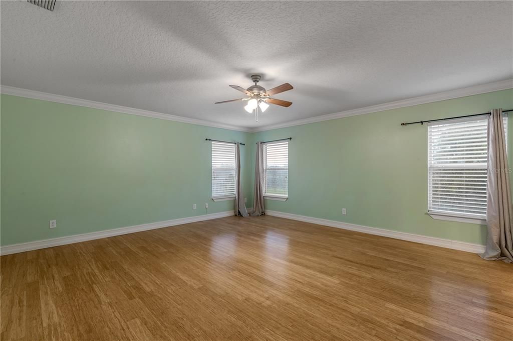 For Sale: $460,000 (4 beds, 2 baths, 2622 Square Feet)