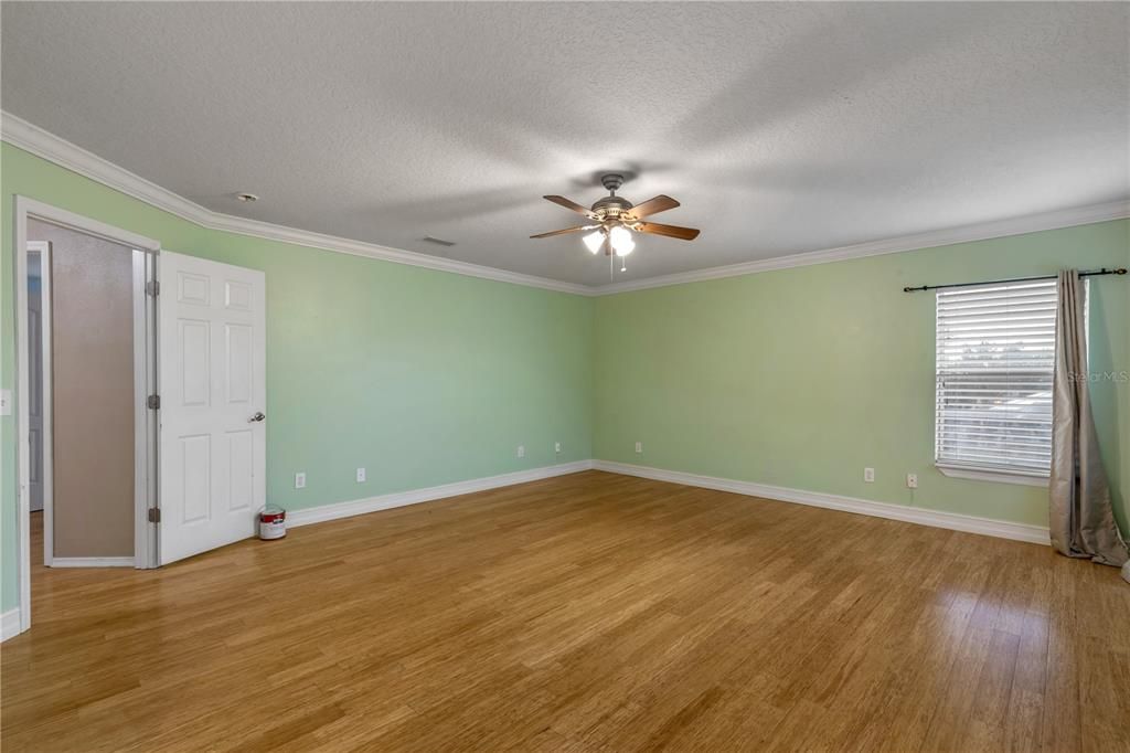 For Sale: $460,000 (4 beds, 2 baths, 2622 Square Feet)