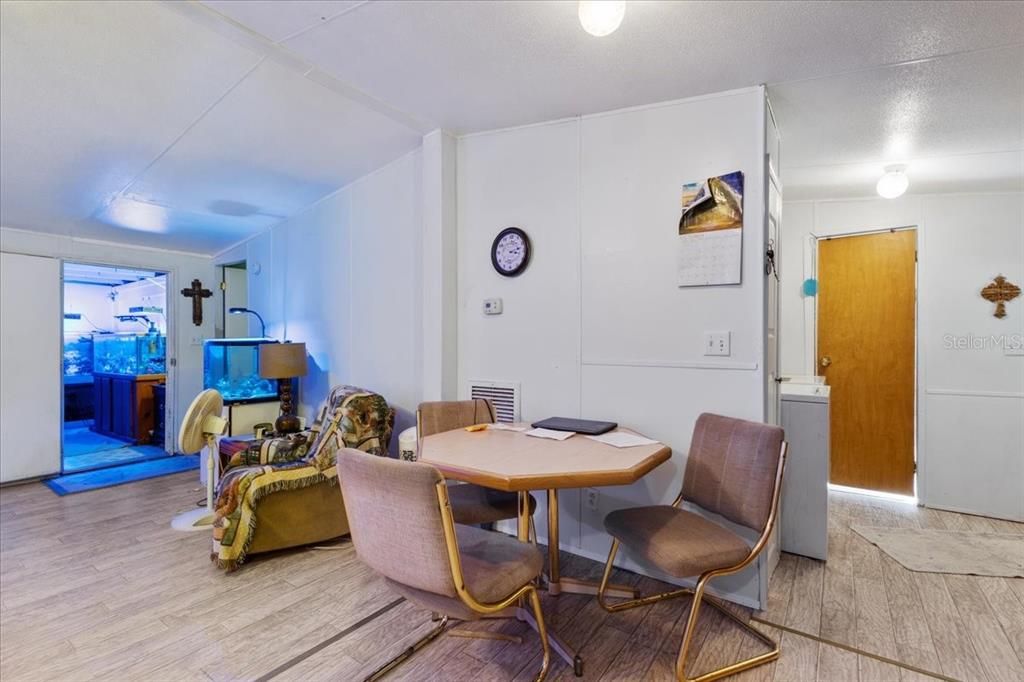 For Sale: $139,900 (2 beds, 2 baths, 1200 Square Feet)