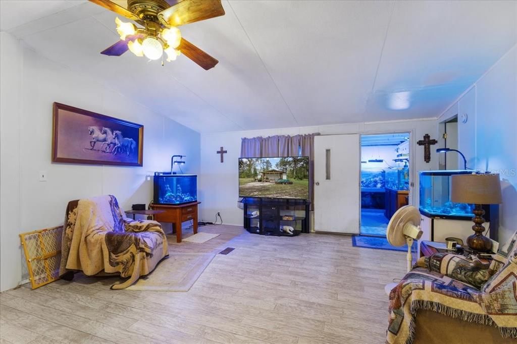 For Sale: $139,900 (2 beds, 2 baths, 1200 Square Feet)