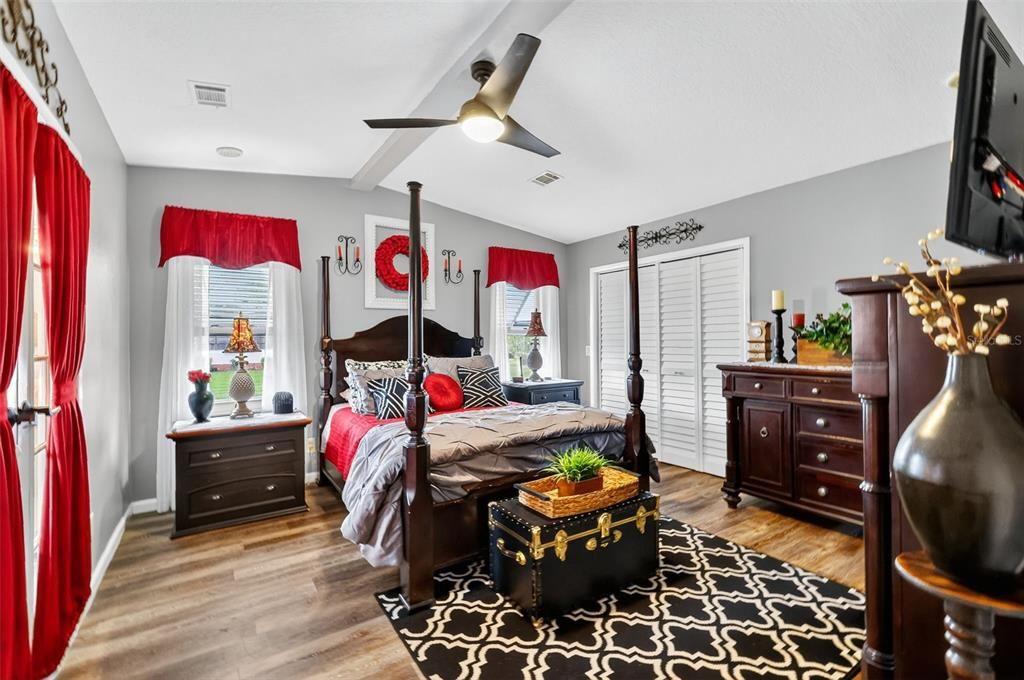 Activo con contrato: $259,000 (2 camas, 2 baños, 1756 Pies cuadrados)