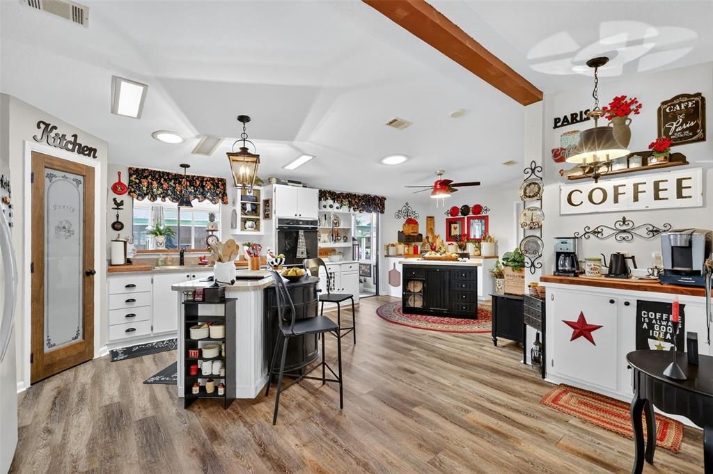 Activo con contrato: $259,000 (2 camas, 2 baños, 1756 Pies cuadrados)