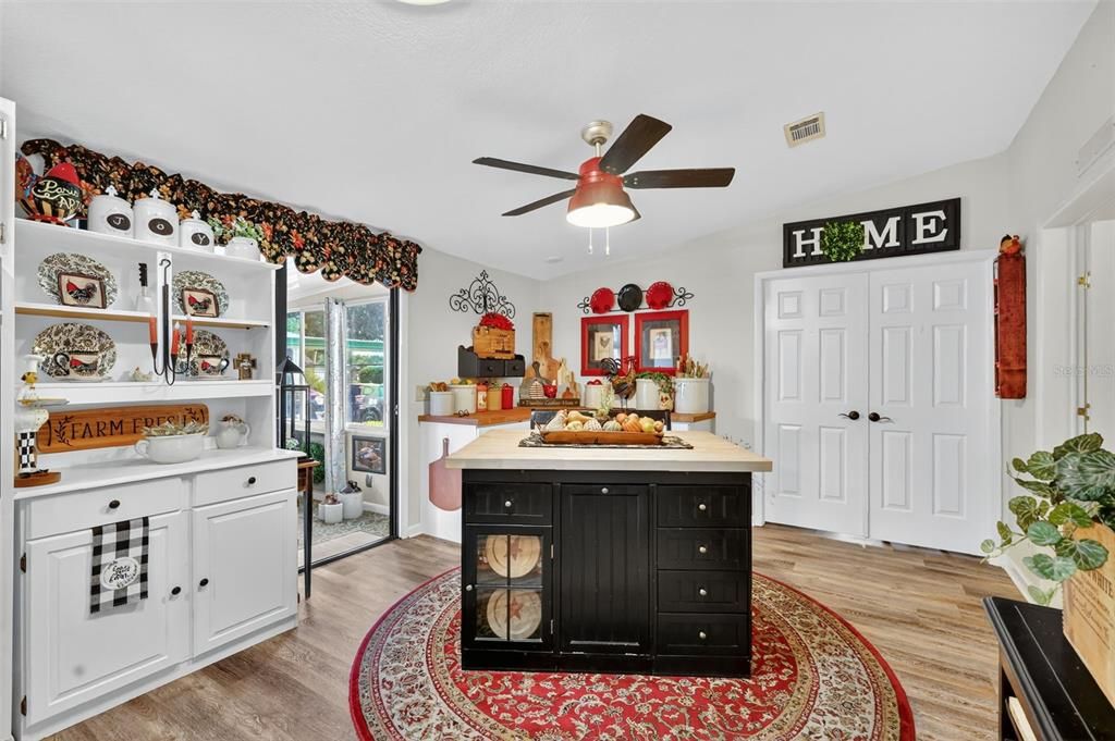 Activo con contrato: $259,000 (2 camas, 2 baños, 1756 Pies cuadrados)