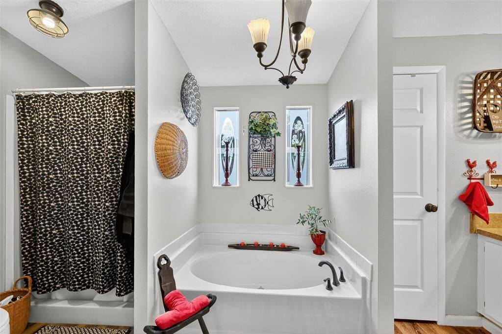 Activo con contrato: $259,000 (2 camas, 2 baños, 1756 Pies cuadrados)