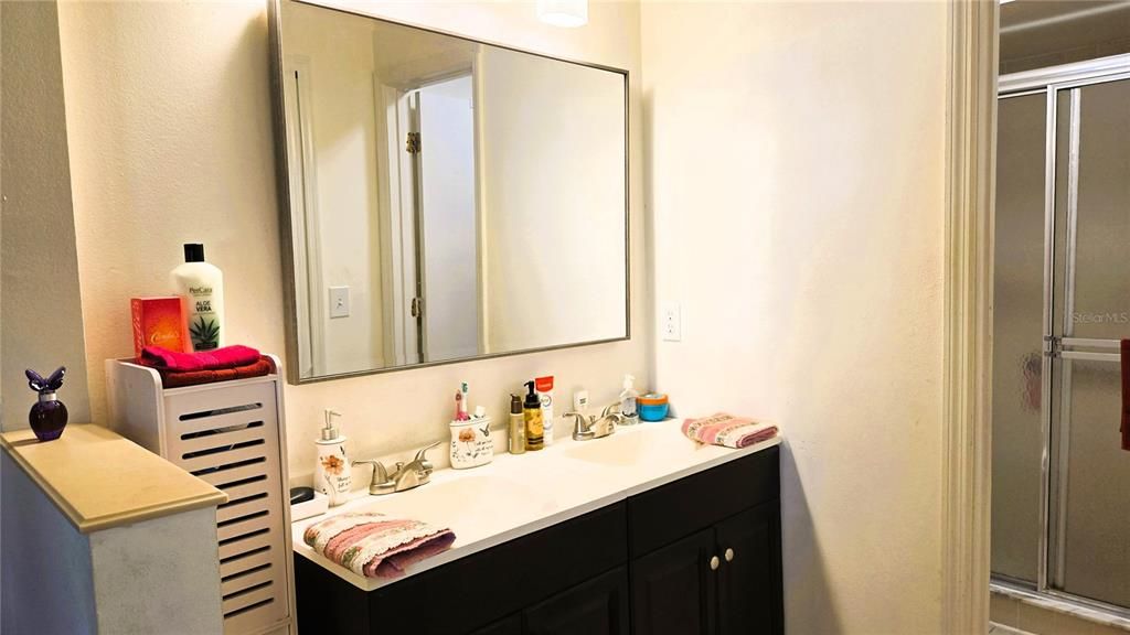 待售: $267,000 (2 贝兹, 2 浴室, 1019 平方英尺)