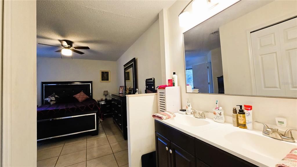 待售: $267,000 (2 贝兹, 2 浴室, 1019 平方英尺)