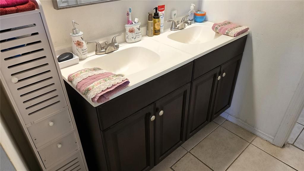 待售: $267,000 (2 贝兹, 2 浴室, 1019 平方英尺)