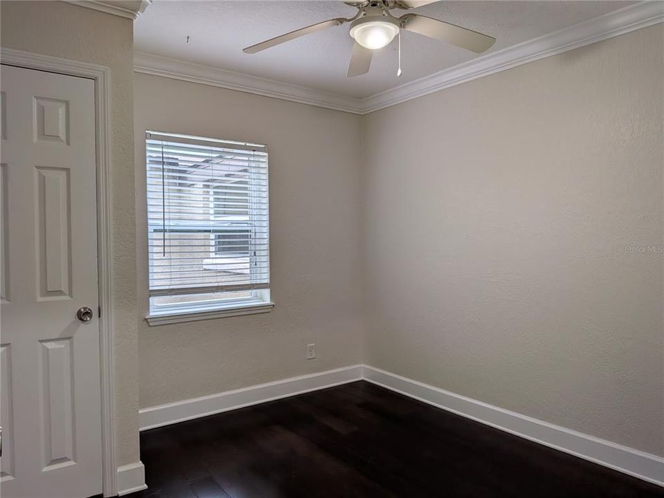 合同活跃: $2,200 (4 贝兹, 2 浴室, 1593 平方英尺)