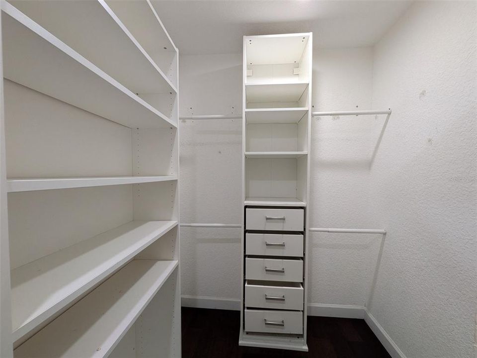 合同活跃: $2,200 (4 贝兹, 2 浴室, 1593 平方英尺)