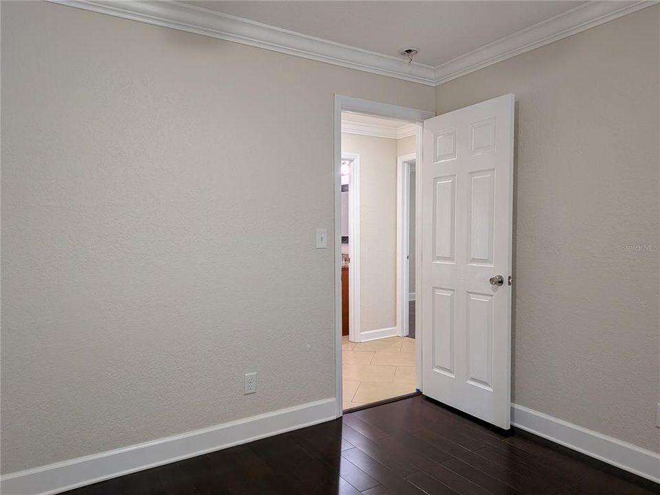 合同活跃: $2,200 (4 贝兹, 2 浴室, 1593 平方英尺)