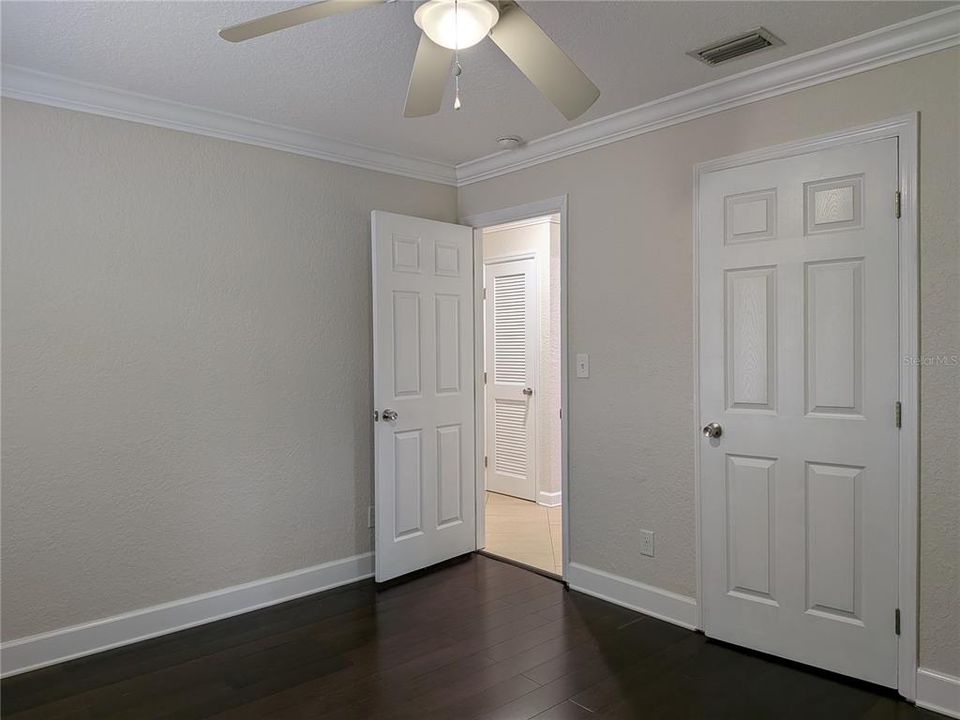 合同活跃: $2,200 (4 贝兹, 2 浴室, 1593 平方英尺)