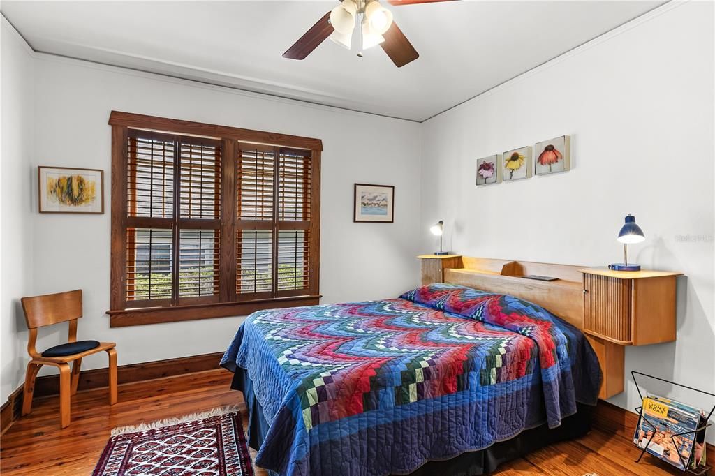 For Sale: $1,800,000 (5 beds, 2 baths, 3474 Square Feet)