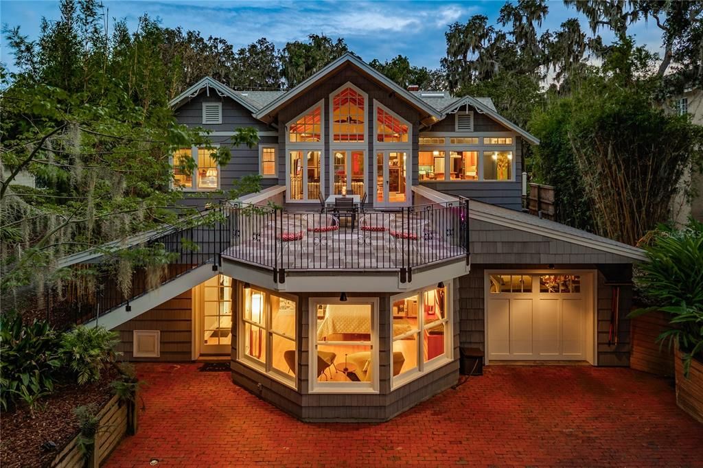 For Sale: $1,800,000 (5 beds, 2 baths, 3474 Square Feet)