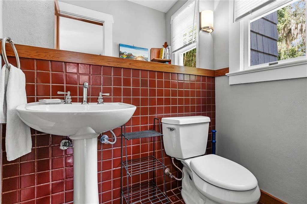 For Sale: $1,800,000 (5 beds, 2 baths, 3474 Square Feet)