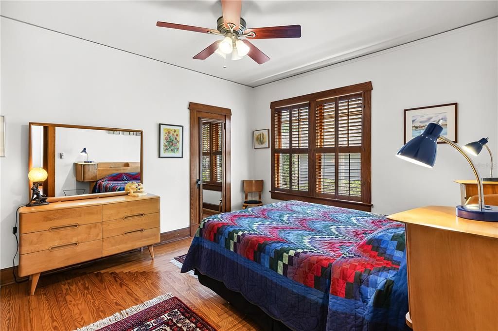 For Sale: $1,800,000 (5 beds, 2 baths, 3474 Square Feet)