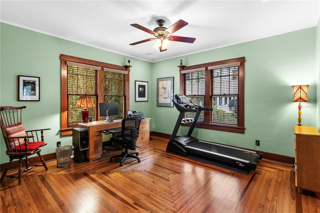 For Sale: $1,800,000 (5 beds, 2 baths, 3474 Square Feet)