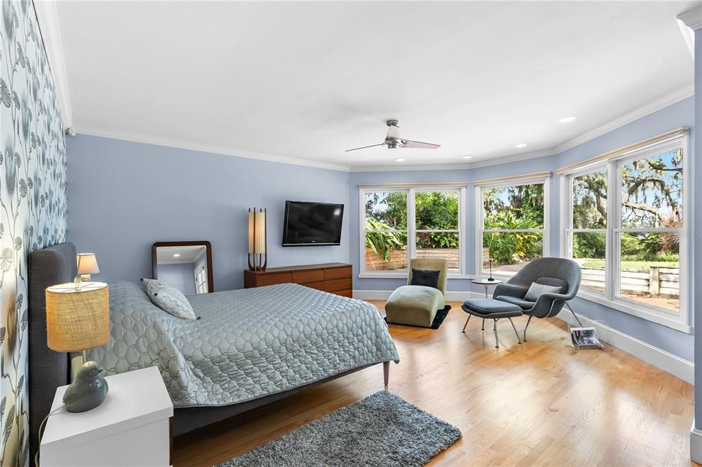 For Sale: $1,800,000 (5 beds, 2 baths, 3474 Square Feet)