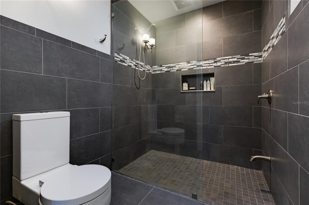 For Sale: $1,800,000 (5 beds, 2 baths, 3474 Square Feet)