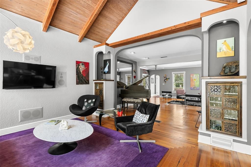 For Sale: $1,800,000 (5 beds, 2 baths, 3474 Square Feet)