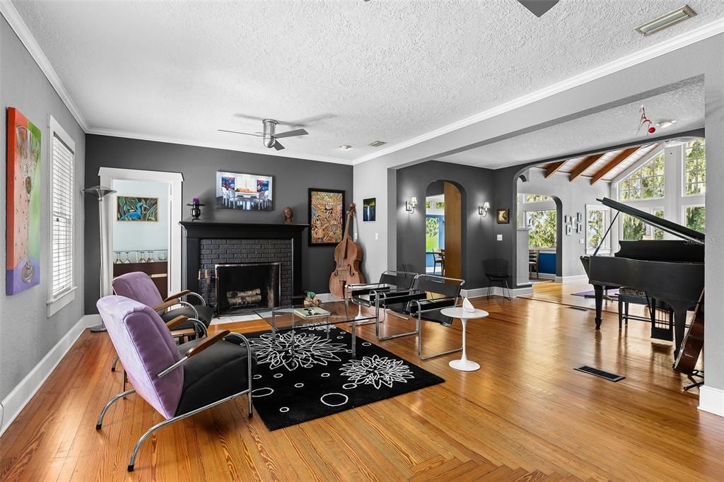 For Sale: $1,800,000 (5 beds, 2 baths, 3474 Square Feet)