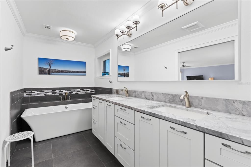 For Sale: $1,800,000 (5 beds, 2 baths, 3474 Square Feet)